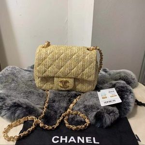 Genuine CHANEL Classic Handbag 30% off